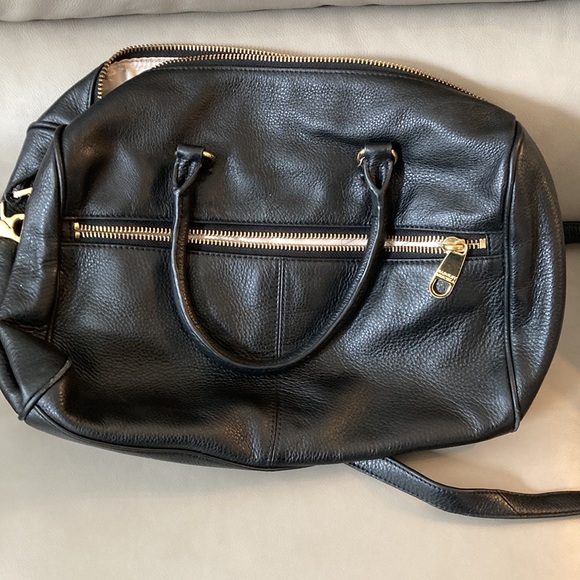 Gently used Badgley Mischka black leather bag with detachable strap - Picture 3 of 10